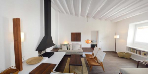 Centric Designer Townhouse by Coderch Milá - CADAQUES